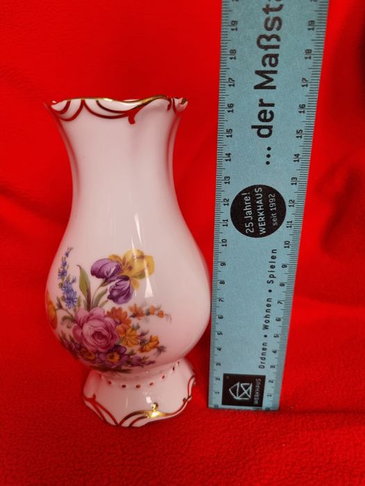 Продам чешську  вазу