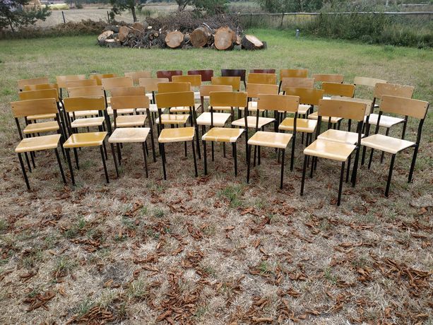 Krzesło krzesła szkolne metalowo - drewniane