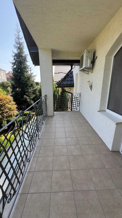 Оренда чудового будинку з басейном