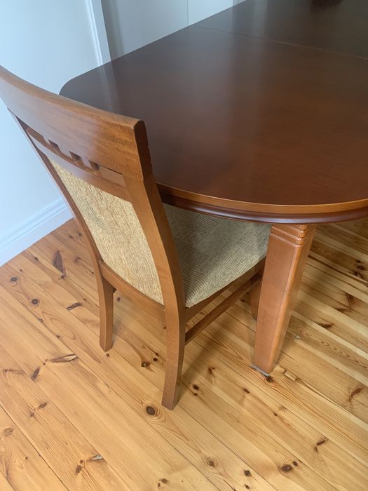 Stół z 6 krzesłami