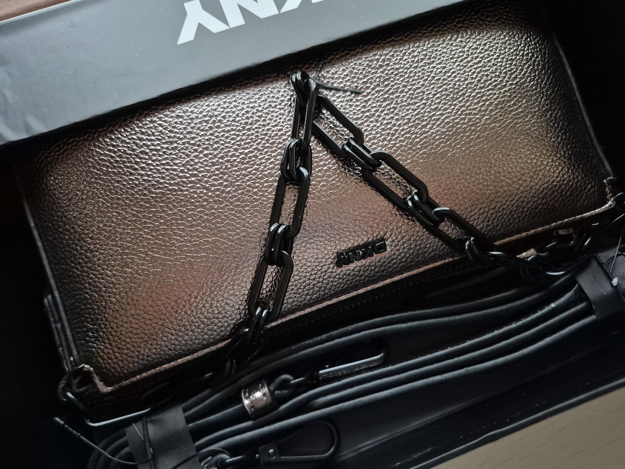 Torebka Damska DKNY Bryant Park Demi Bag Pudełeczko
