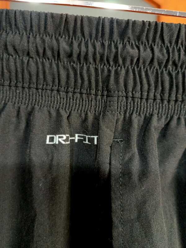 Nike śliczne markowe spodnie roz S