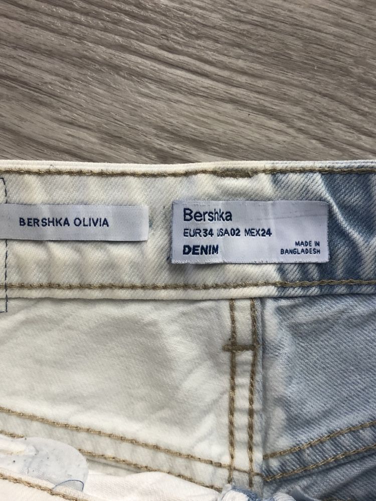 Джинсы момы Bershka