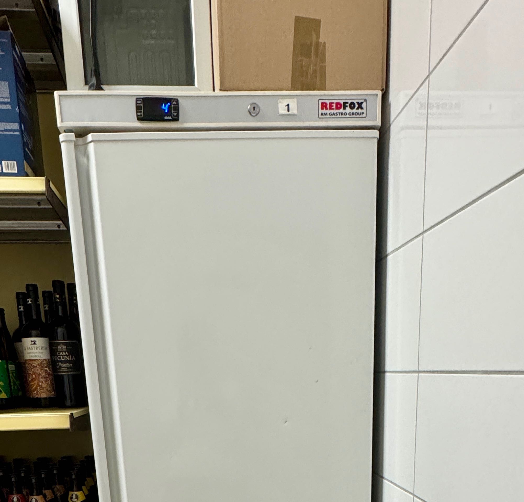 Szafa chłodnicza HR-400, 350 l, 600x585x185mm  REDFOX
