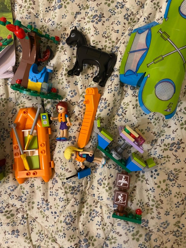 LEGO Friends samochód kempingowy Mii 41339