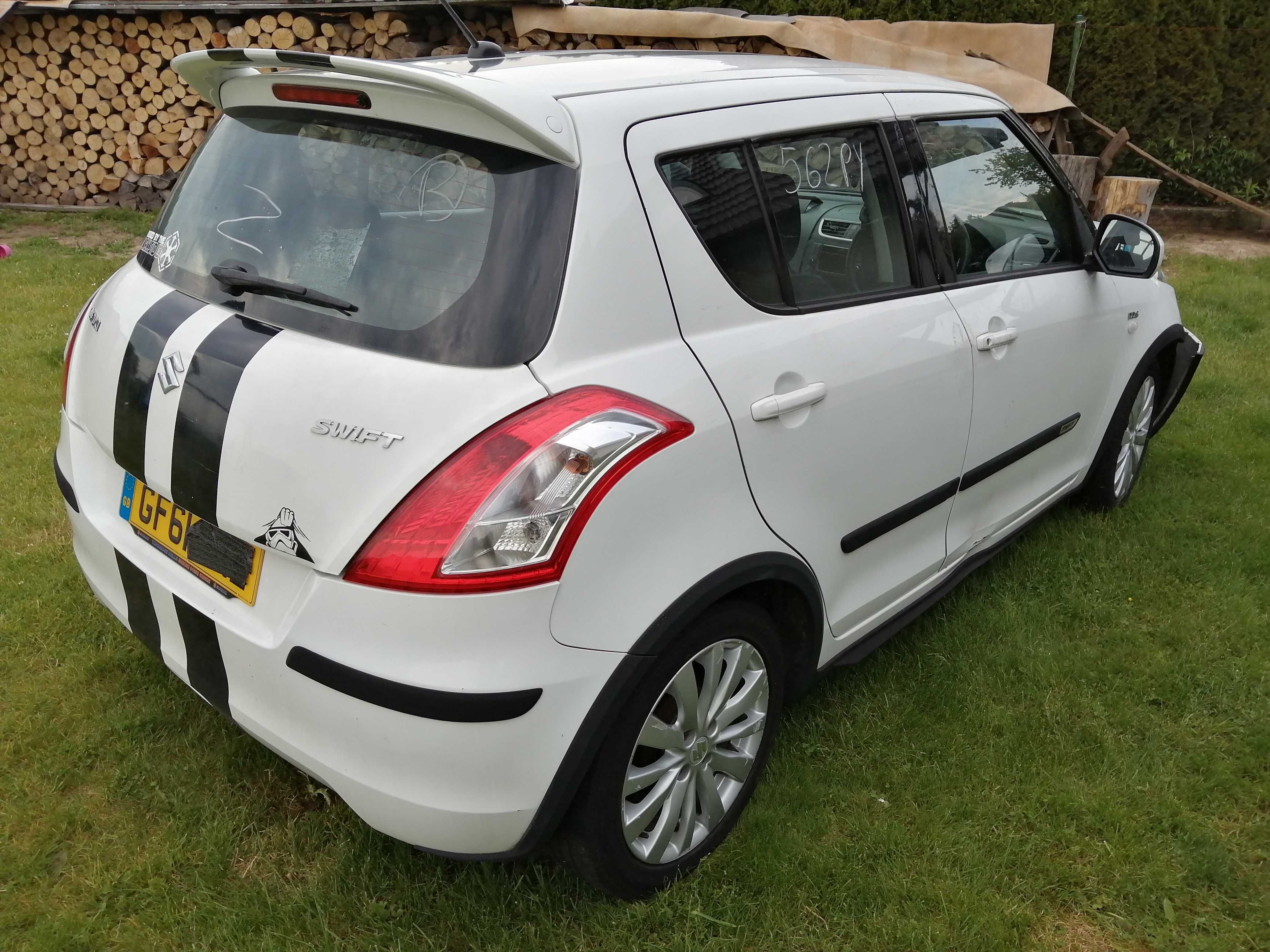 Błotnik prawy lewy przód tył Suzuki Swift MK7 A7E, 26U części jak nowe
