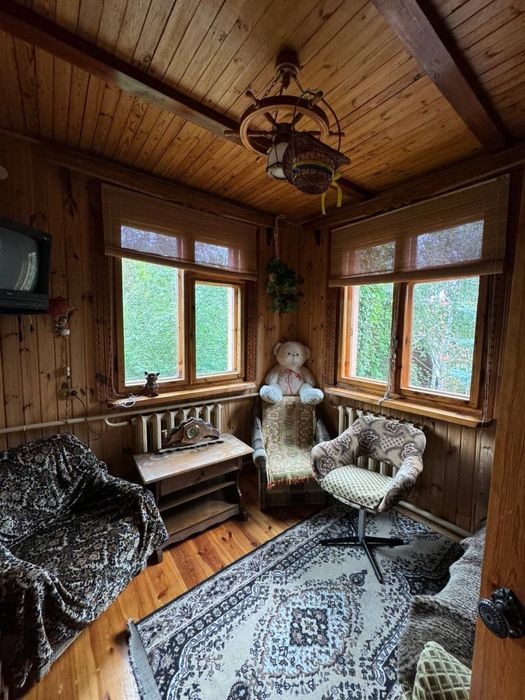 Затишний заміський будинок із каміном та атмосферою мисливського дому!