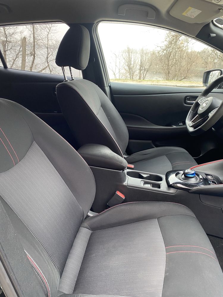 Продам эксклюзивный Nissan Leaf NISMO / 2018 / 40 кВт /