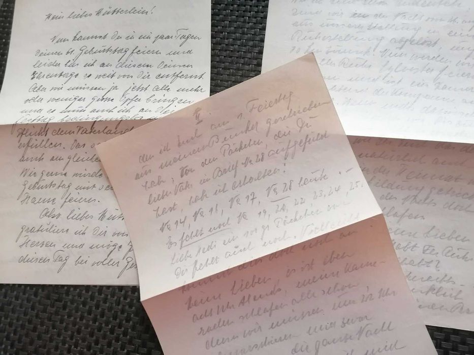 2 cartas e 9 cartões alimentares do 3.º Reich. Ótimos. 1940 a 1944