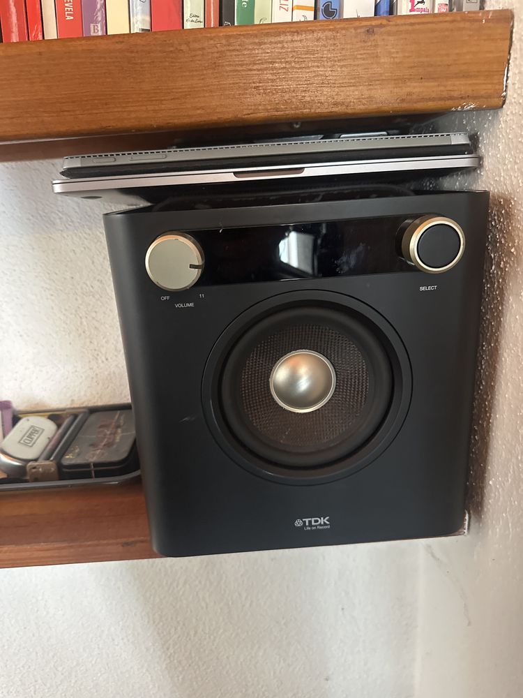 Coluna Cube TDK ——
