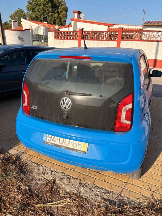 VW Up! de 2016 com 100.000km e um único dono