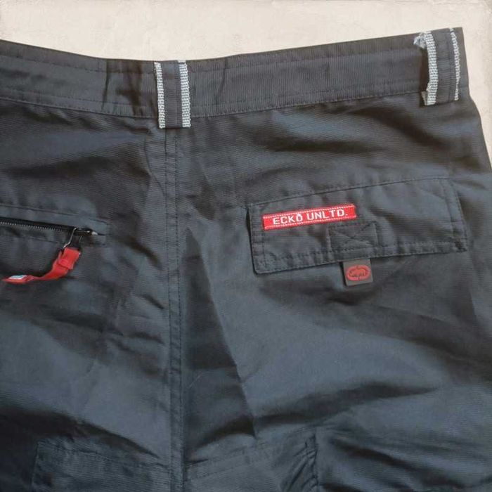 The Ecko Unltd sportowe spodnie szorstki cienki chropowaty poliester L