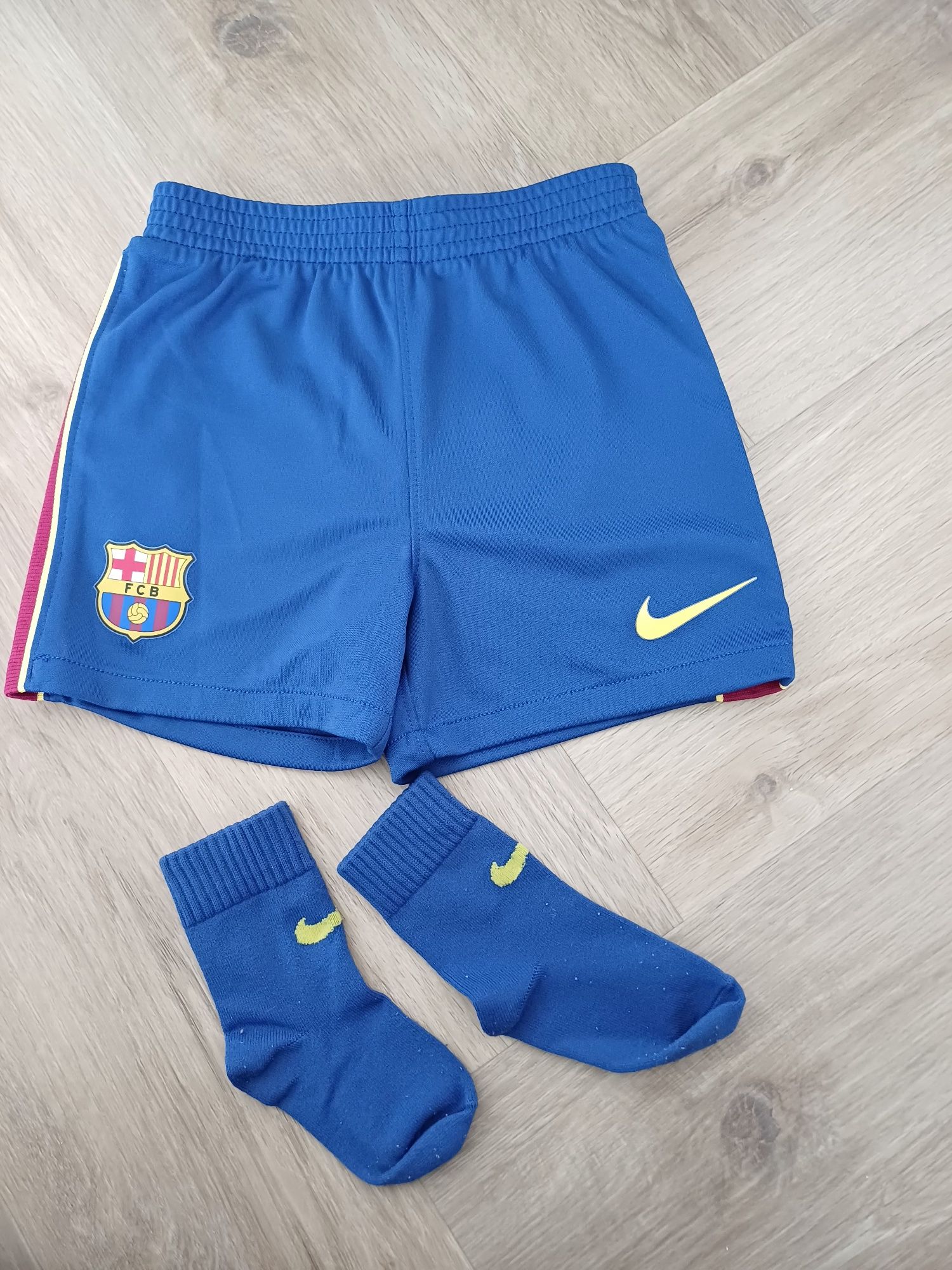 Spodenki Nike, FC Barcelona, skarpetki gratis