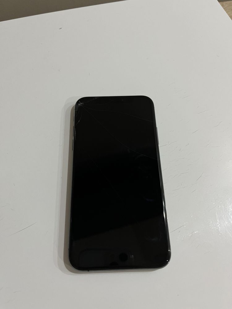 iPhone XS space gray