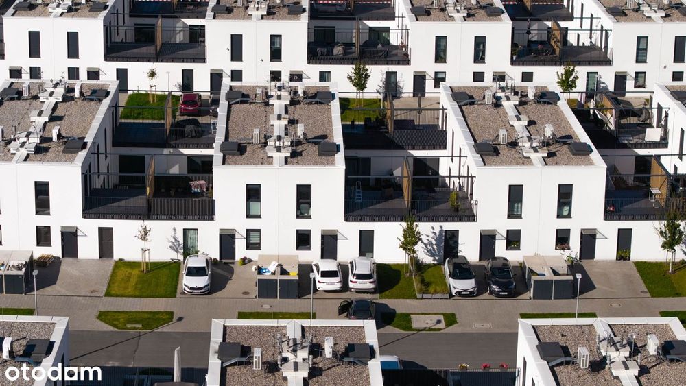 Stylowy, nowoczesny dom z przestrzenią do pracy i relaksu – Jagodno