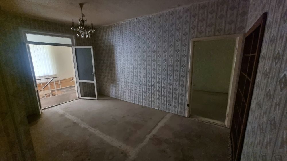 Продам  3 кімнатну квартиру центр окремий вхід 90 м.кв.