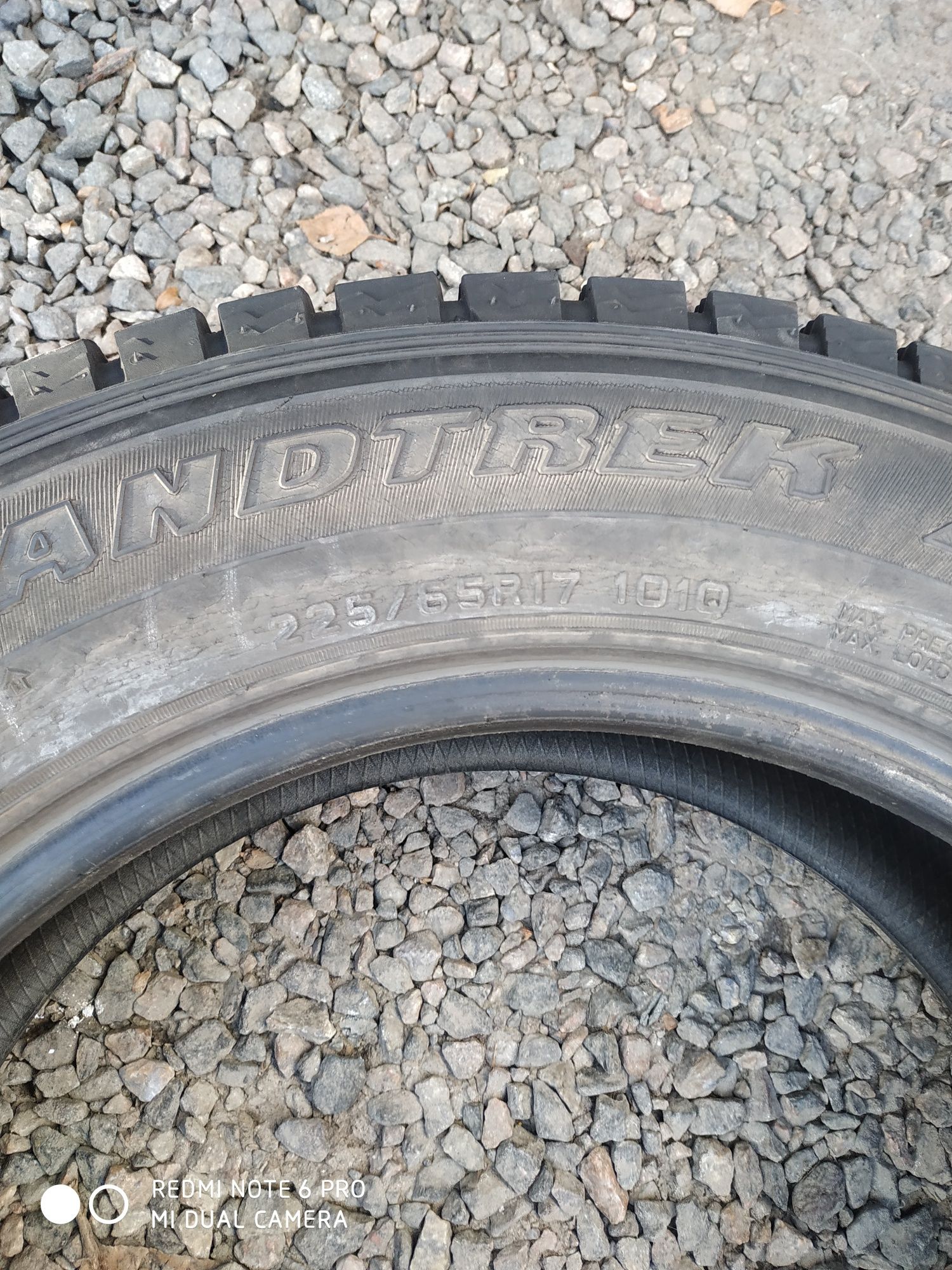 Продам комплек покришок Dunlop 225 / 65 R 17