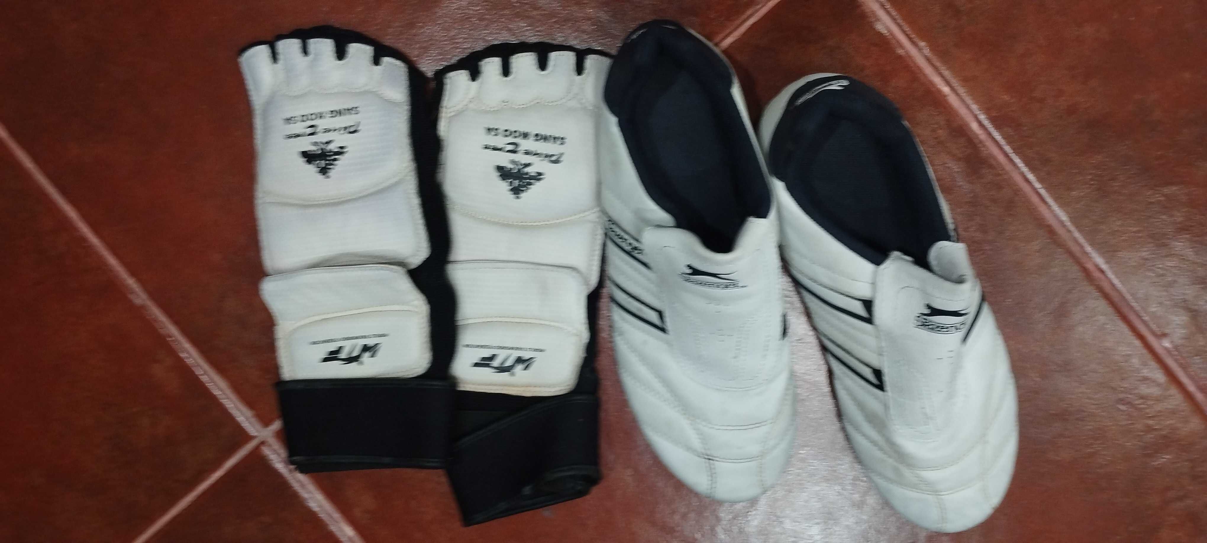 Sapatilhas e Protecções para Combate