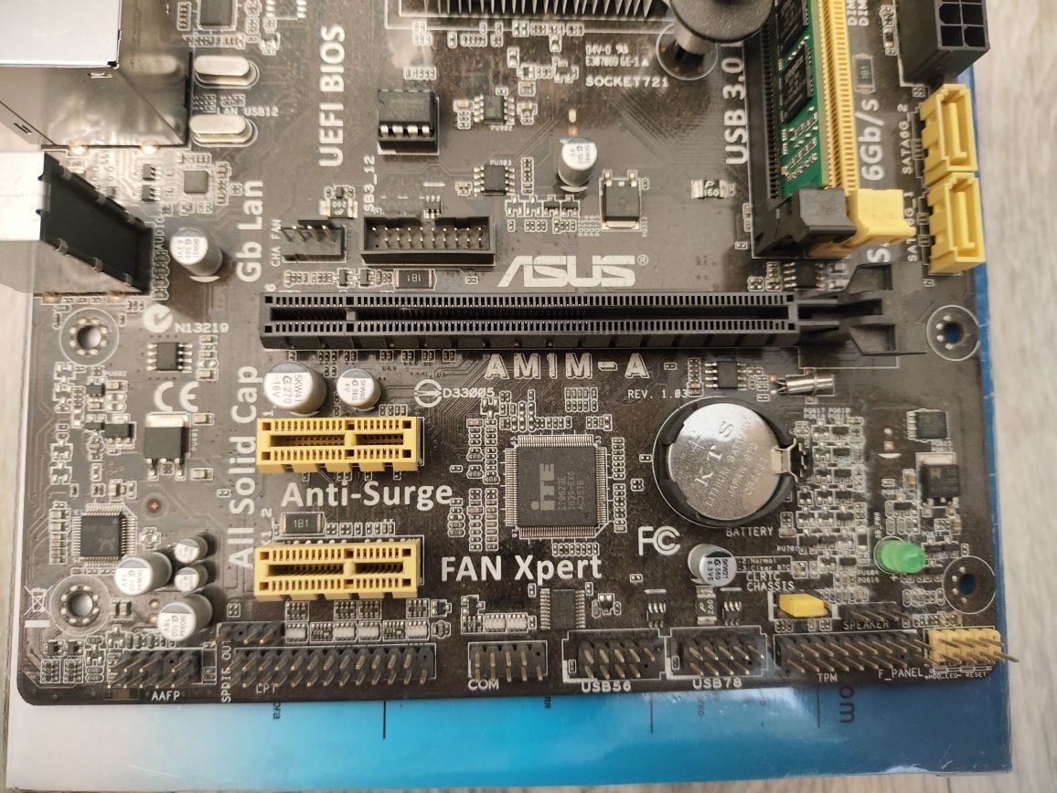 Комплект материнка ASUS am1m-a + процесор Sempron 2650 + ОЗУ 4Gb DDR3