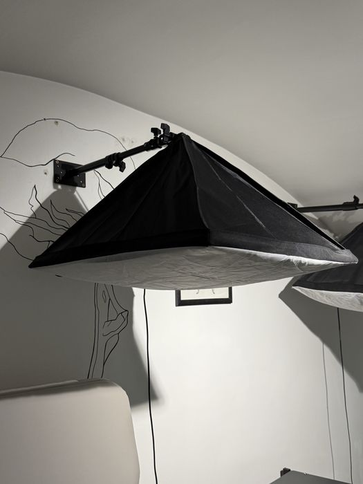 Продам софт бокс с настенным креплением + стойка