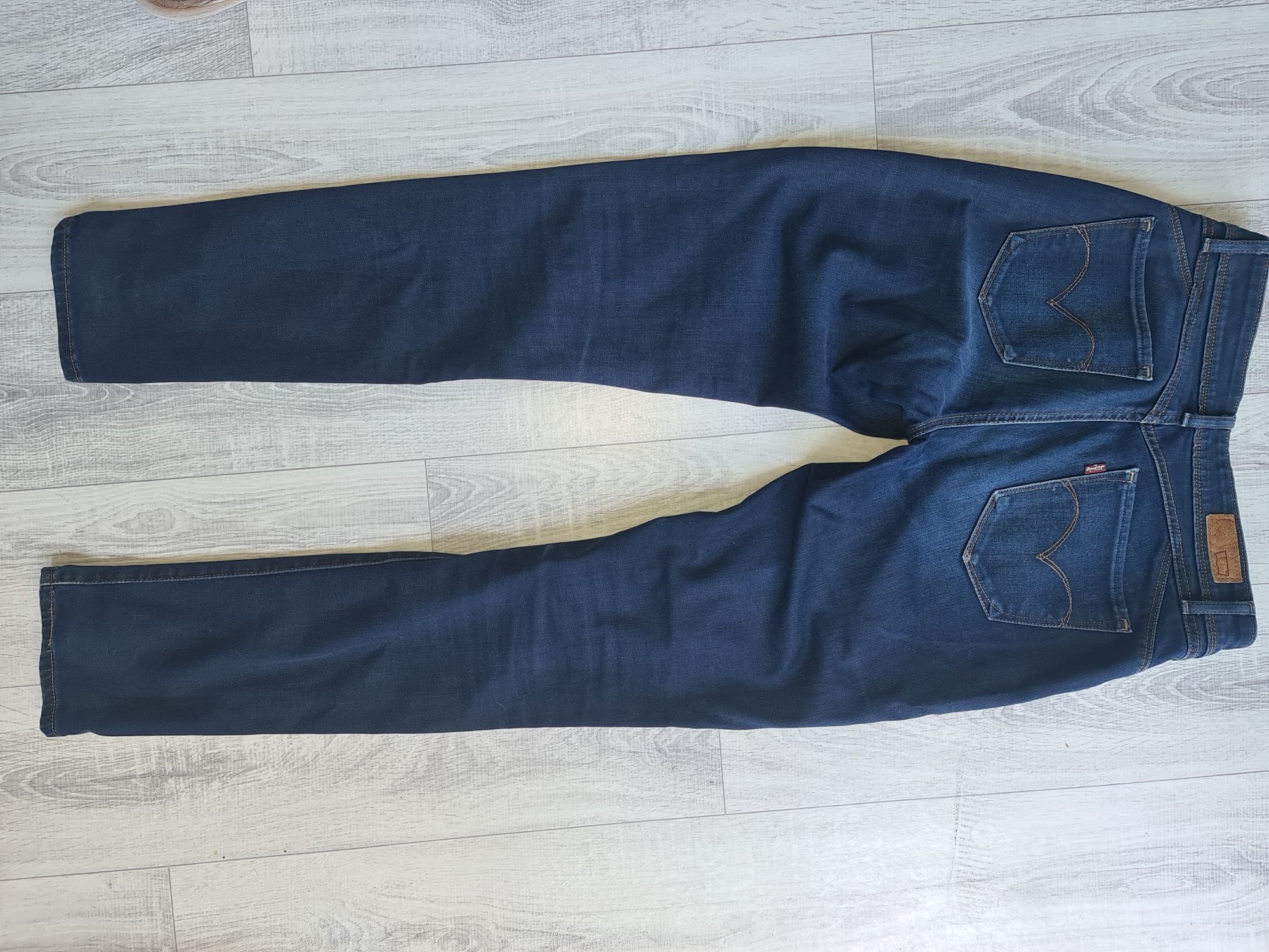 Levis demi curve 27/32