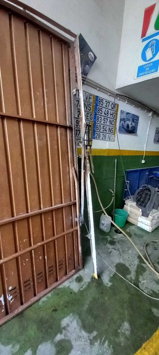 Vende se Portão de garagem