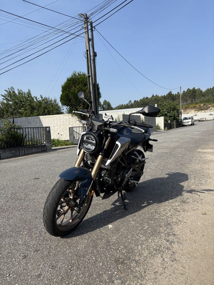 Vendo Honda CB125R