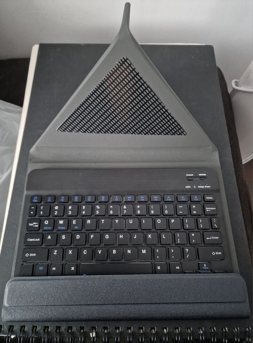 Etui +klawiatura bluetooth do tabletu 11 caly