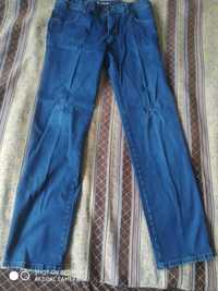 Продам джинсы новые Wrangler ,производство Турция .