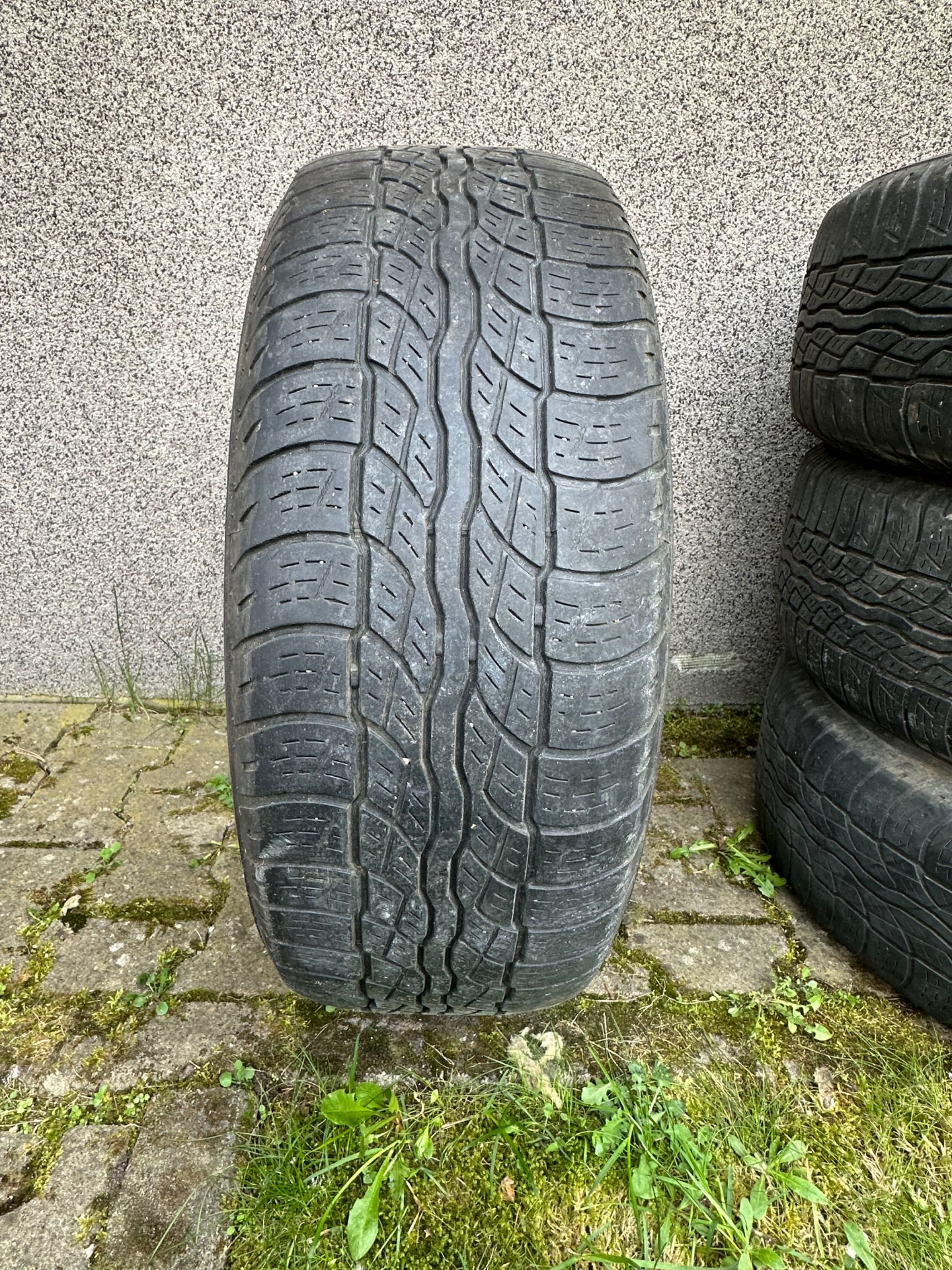 Sprzedam opony bridgestone 235/60r16