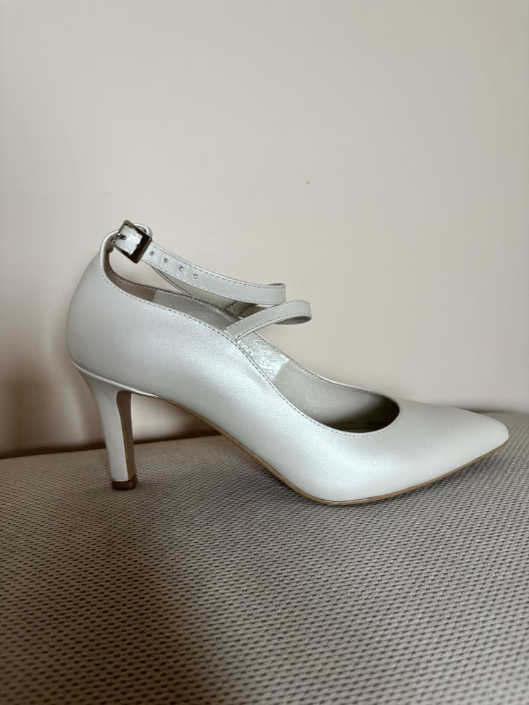 Buty ślubne kotyl 37