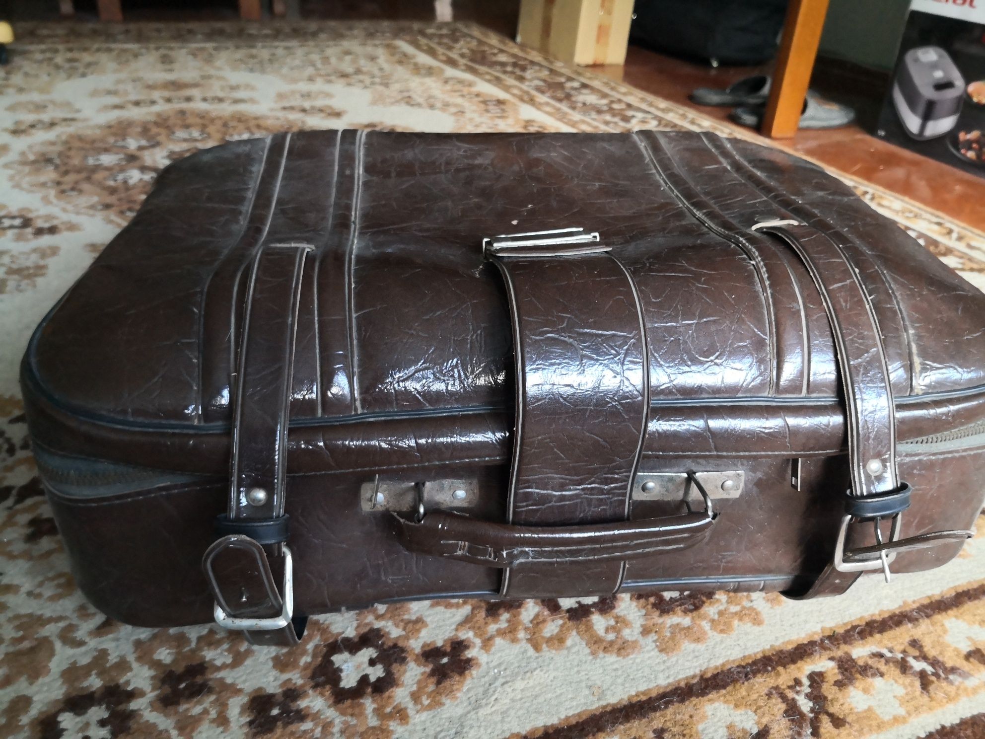 Продам чемодан времён СССР