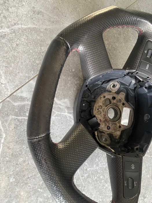 Kierownica Audi A6 C6 w bardzo dobrym stanie ŚCIĘTA