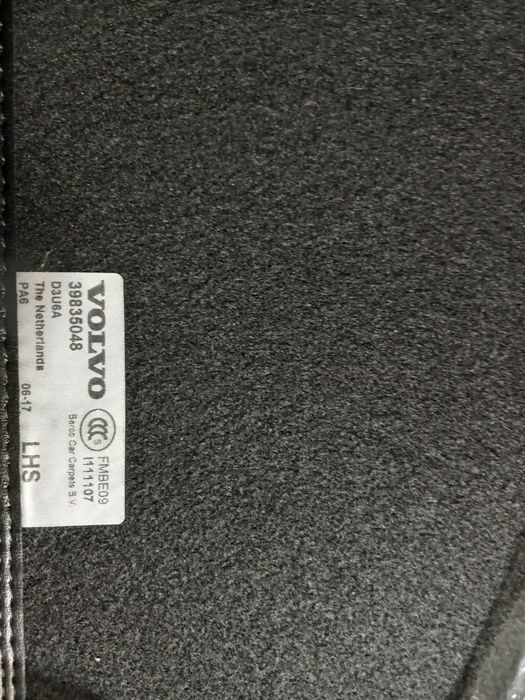 Oryginalne dywaniki samochodowe Volvo V90