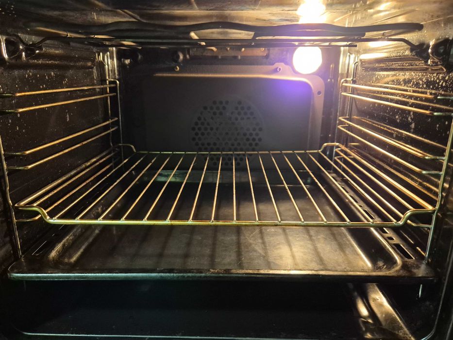 piekarnik Whirlpool AKZ 131 stalowy do zabudowy + 3 blachy
