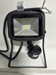 Lampa zewnetrzna z czujnikem ruchu