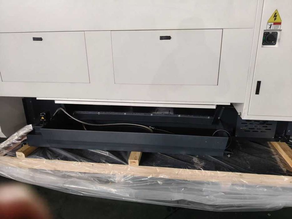 Токарний верстат з ЧПК MAST ML 520x1500 SH8