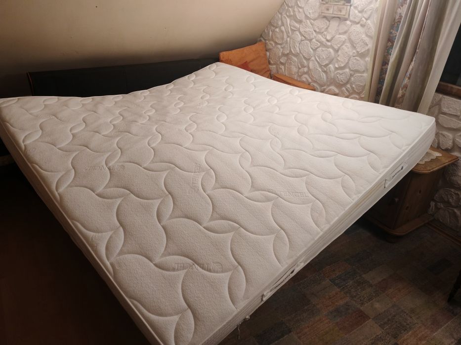 Materac Hilding Salsa 200x200 cm piankowy twardy