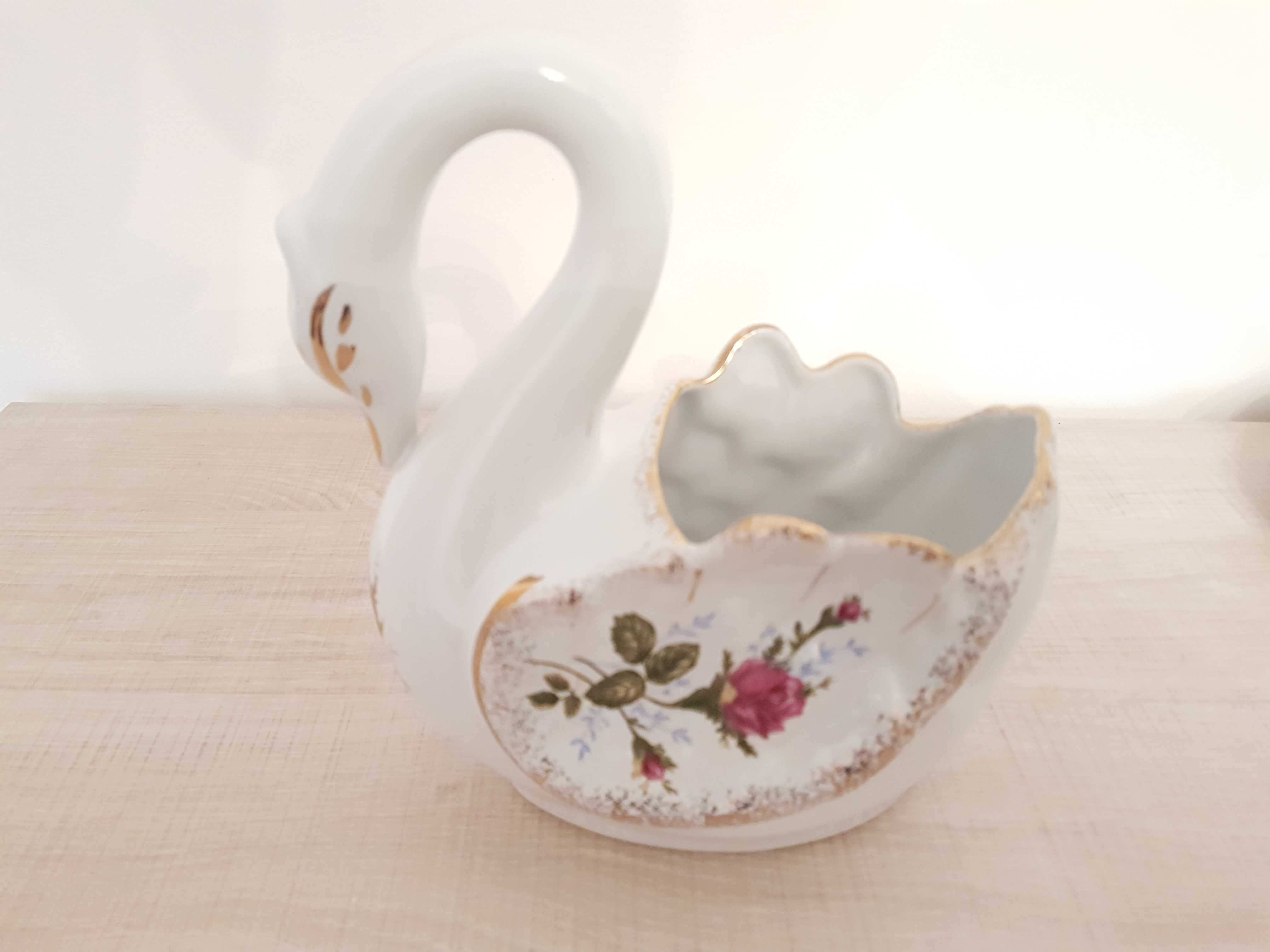 Łabędź porcelanowy Wlłocławek. Wys. 18 cm