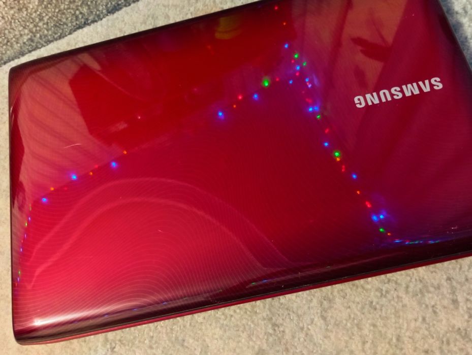 Продам ноутбук Samsung в хорошем состоянии