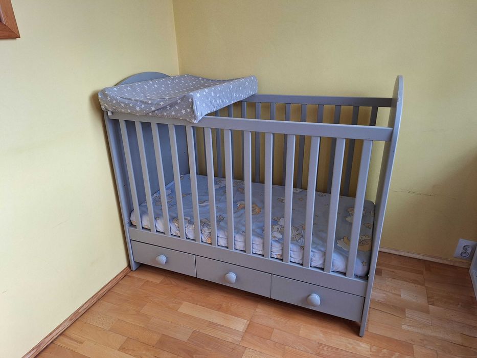 Łóżeczko dziecięce 120x60cm Ikea Gonatt z materacem + przewijak gratis