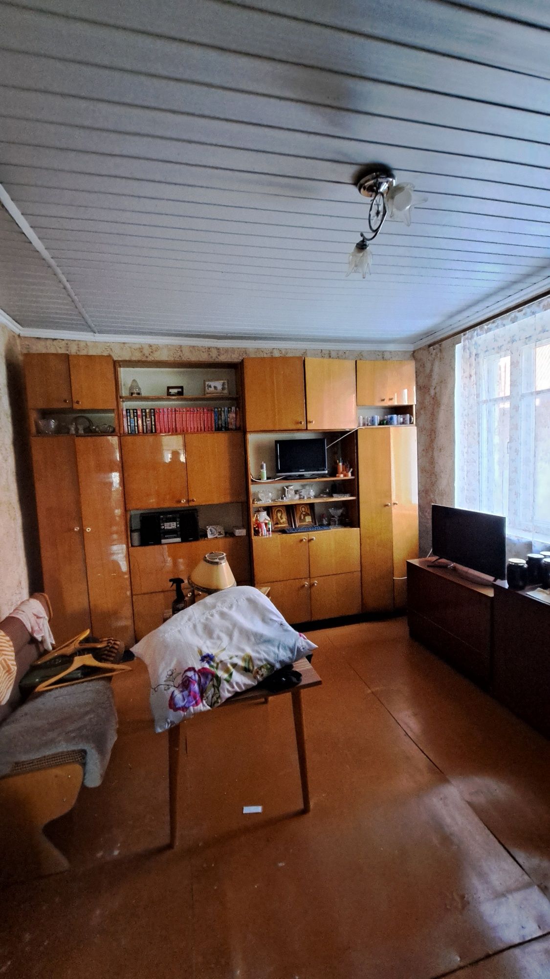 Продаж будинку .