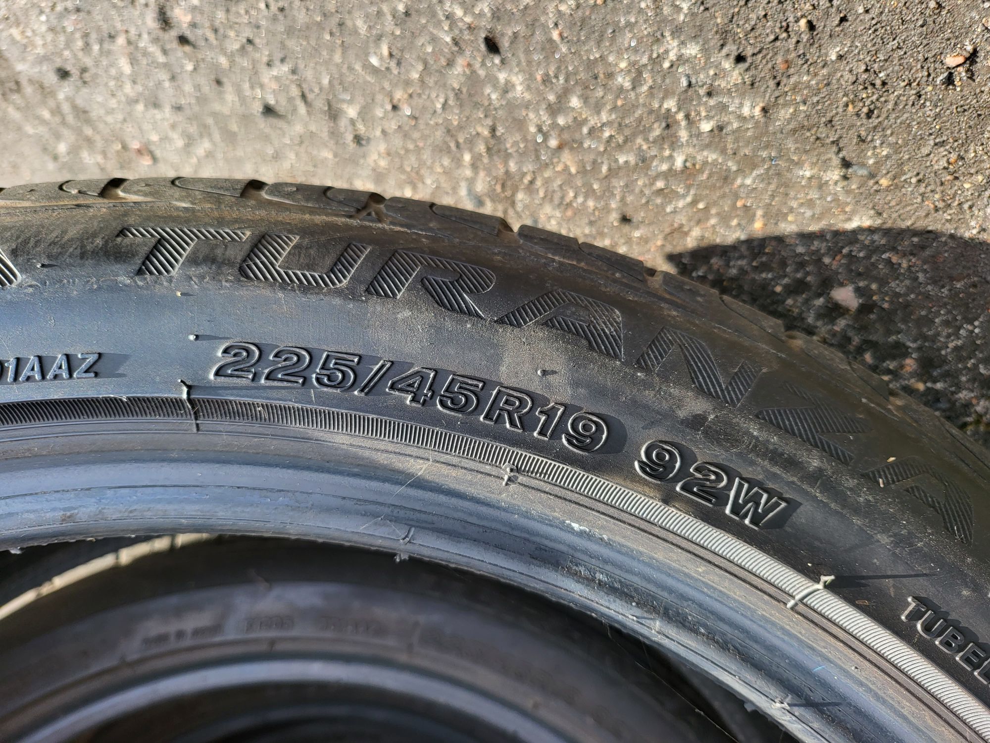 2x Opony letnie 225/45/19 92W Bridgestone bieżnik 7mm, 2015 rok