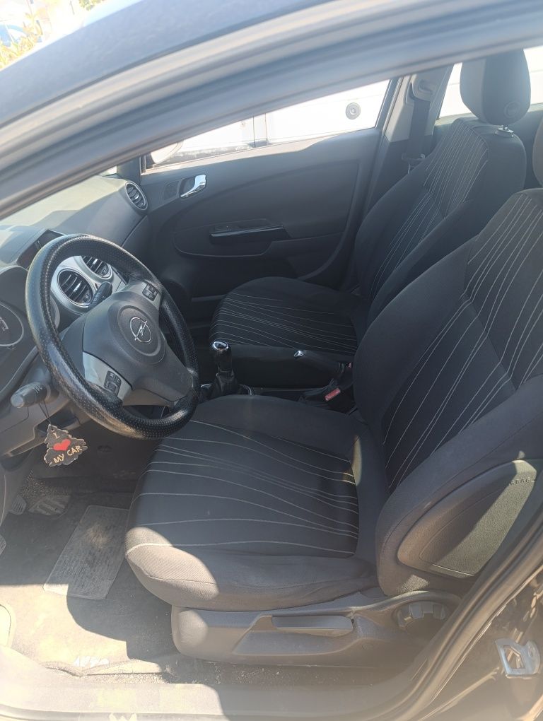 Opel corsa 1.2 gasolina 130.000km 2010