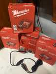 Ladowarka milwaukee m12-18FC oryginalna szybka