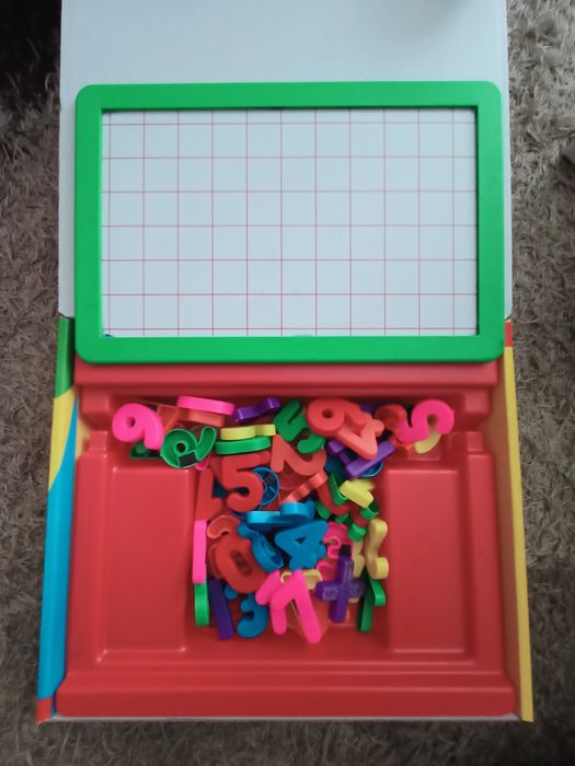Magnetyczne cyferki do nauki liczenia z tablicą