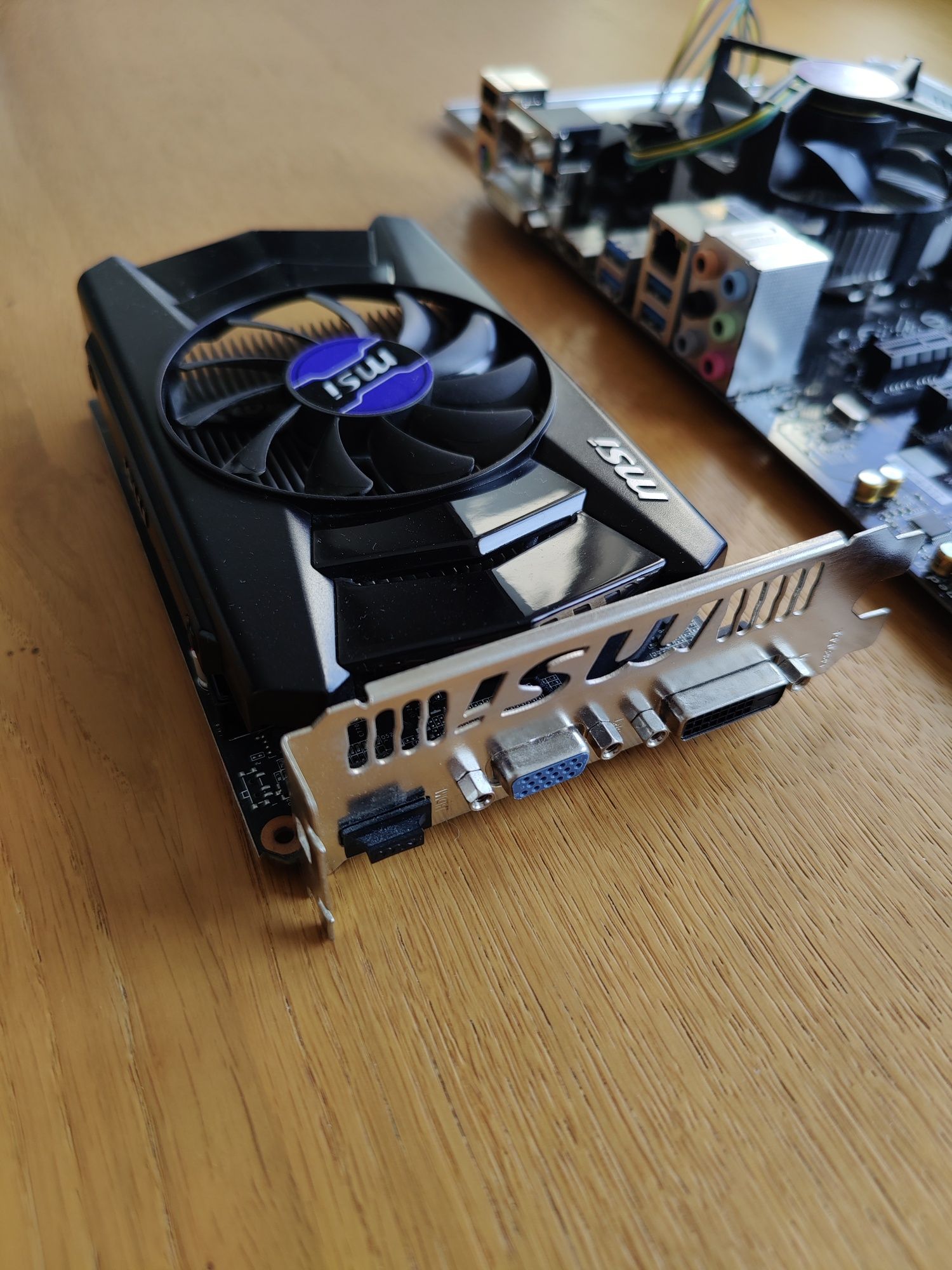 Komputer Intel i5, Gigabyte, Msi GTX 750, HyperX