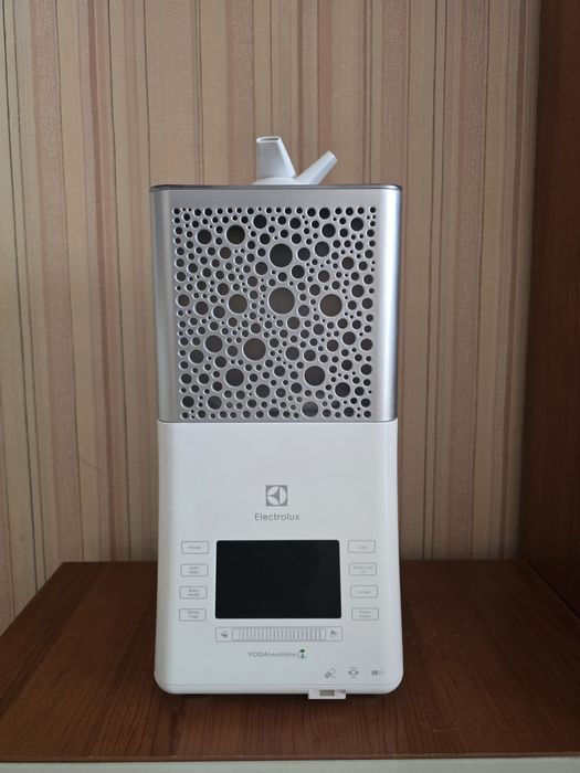 Зволожувач повітря ELECTROLUX yogahealthline EHU-3815D