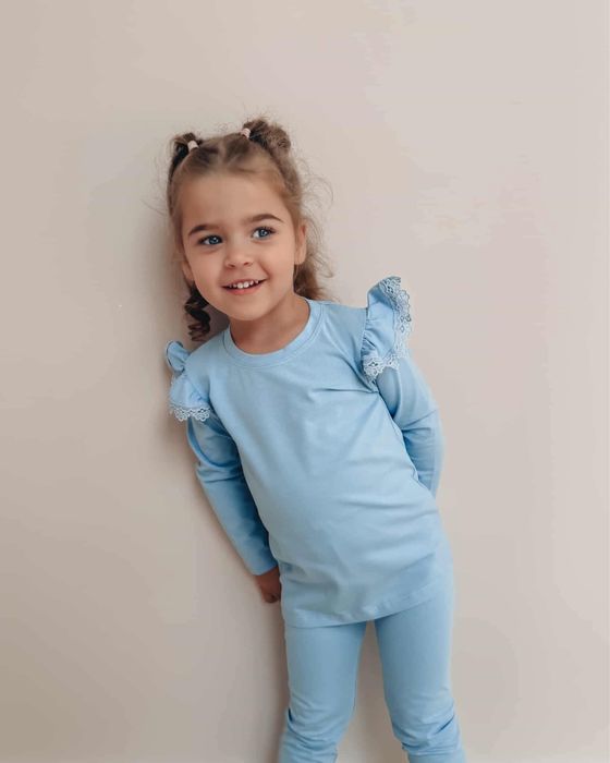 Błękitna bluzka z koronkowymi motylkami polski producent 92 cm