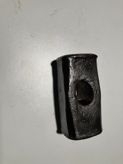 Duży młot budowlany 5 kg wyburzeniowy.